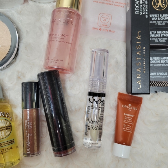 SOLD        Beauty Stocking Stuffers - Picture 6 of 11